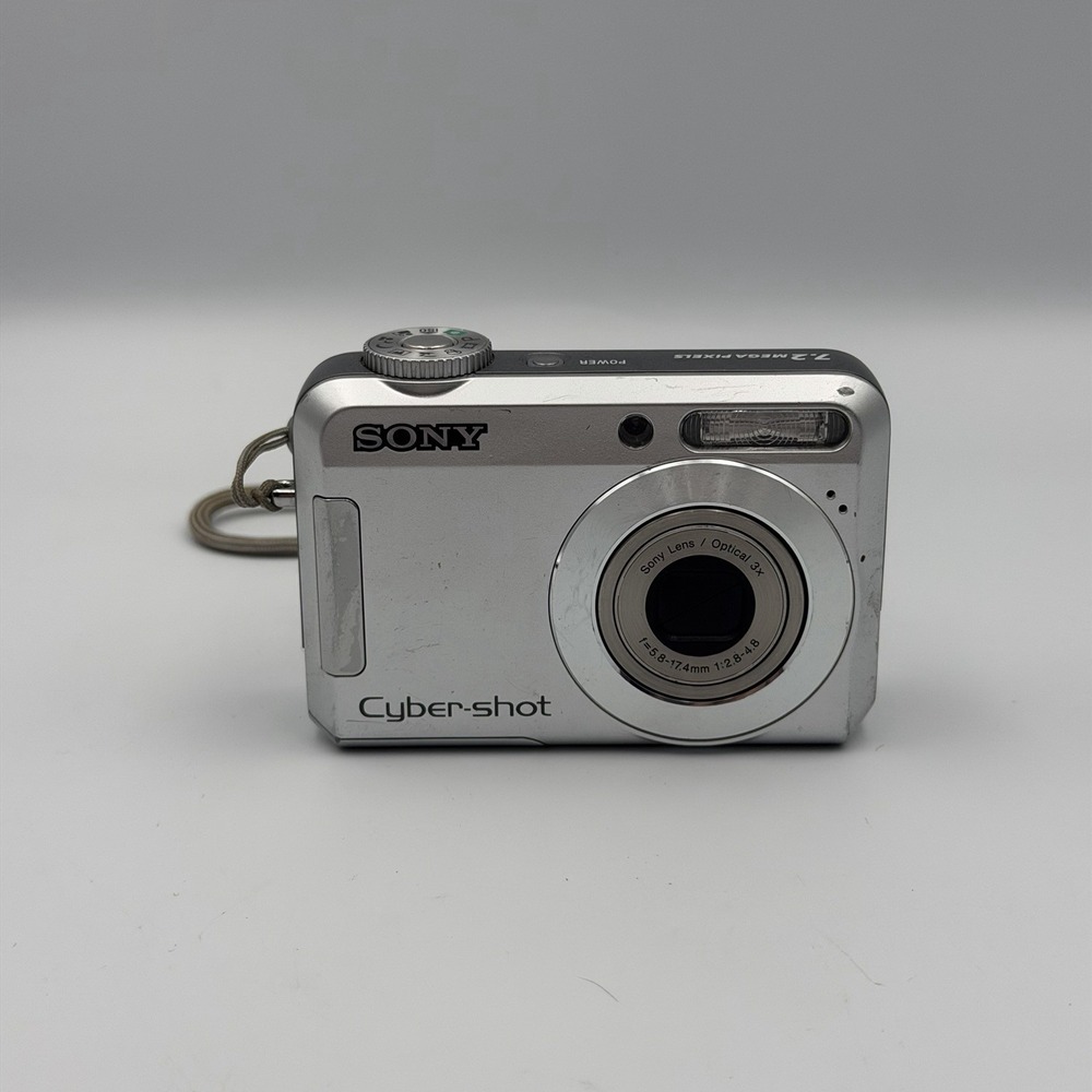 Sony Cyber-Shot DSC-S650 7.2MP Digital Camera Silver Turns On Parts Repair